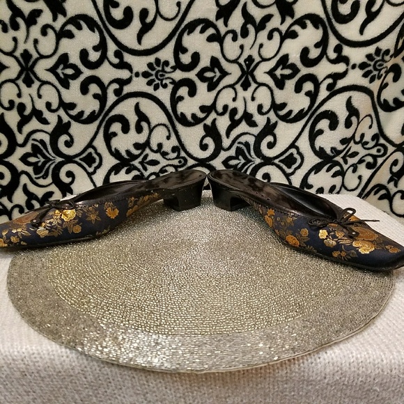 💥SALE 3 for $20💥 Japanese Floral Shoes - Picture 8 of 8